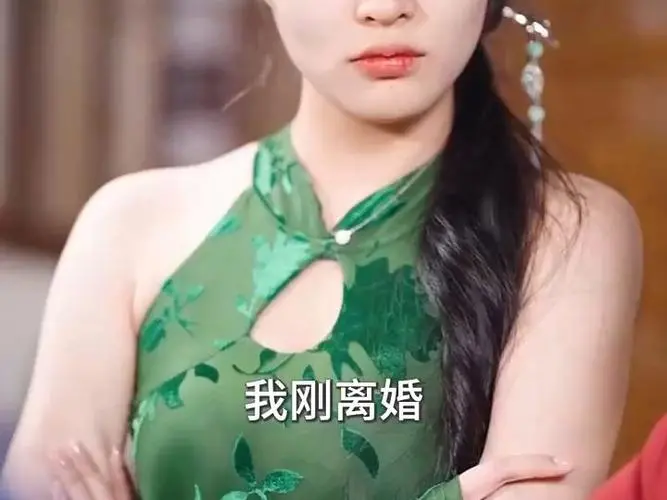 《高手下山，走上人生巅峰》：当武力值爆表的隐世高手闯入都市，开启他波澜壮阔的逆袭人生！